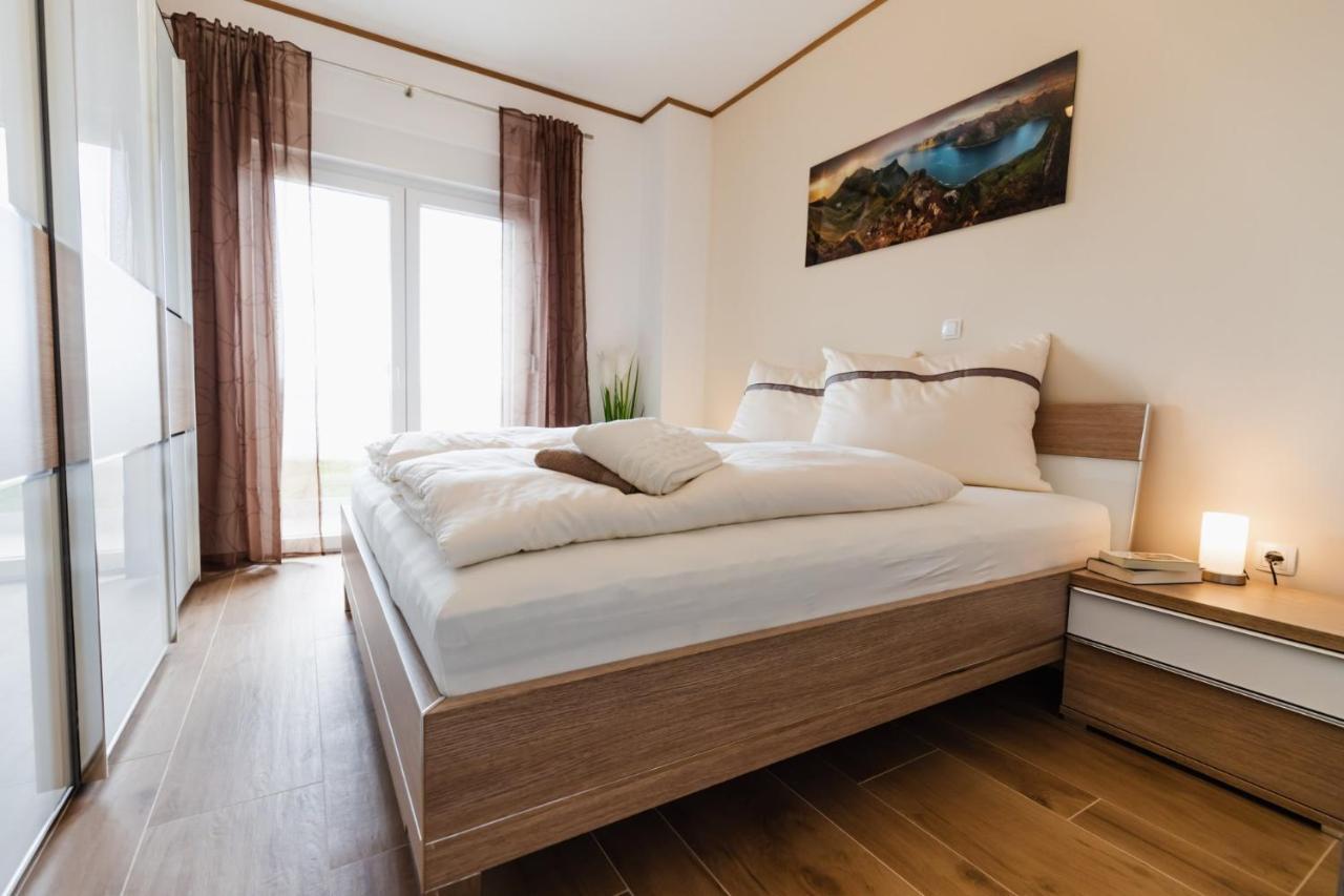 Beachfront Reiterer Villa V2 With Seaview 30 Meters From The Beach - Crowonder Luxury Rent Привлака Экстерьер фото