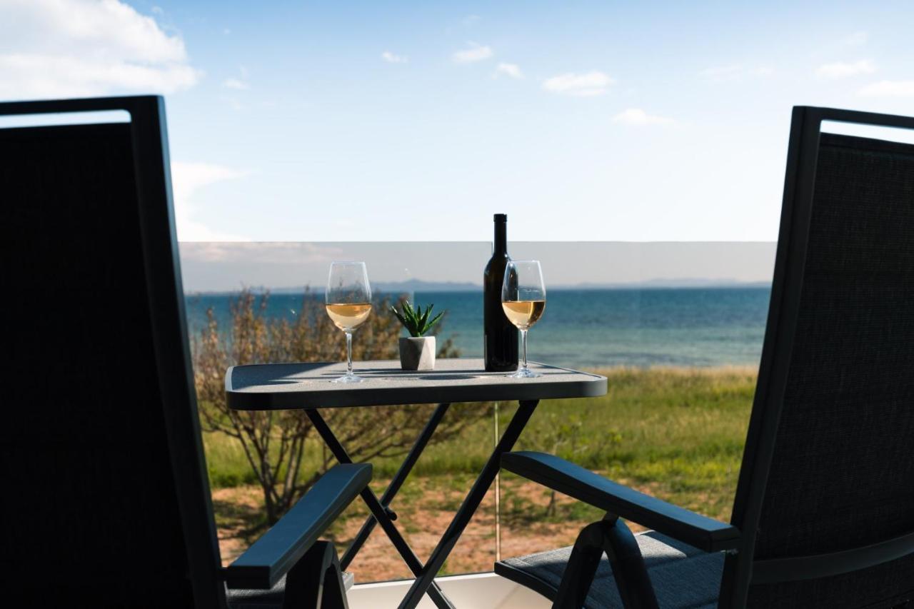 Beachfront Reiterer Villa V2 With Seaview 30 Meters From The Beach - Crowonder Luxury Rent Привлака Экстерьер фото